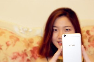 vivo自拍手机带你发掘美丽的自我（如何利用vivo设置自拍功能拍出完美瞬间）