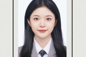 如何给自己拍证件照？（简单技巧让您在家拍出完美证件照）