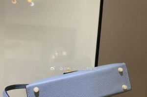探究Coach爱玛仕小包的品质与魅力（时尚女性必备，散发着奢华与优雅的魅力）