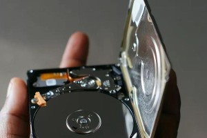 固态硬盘坏了的原因与解决方法（探究固态硬盘损坏的主要因素及应对之策）