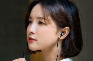 手机原配耳机的优缺点分析（以iPhone原装耳机为例，了解手机原配耳机的特点和性能）