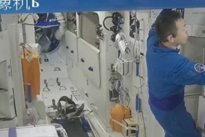 神舟重装系统教程（教你如何一步步重装神舟电脑系统，让电脑焕然一新）